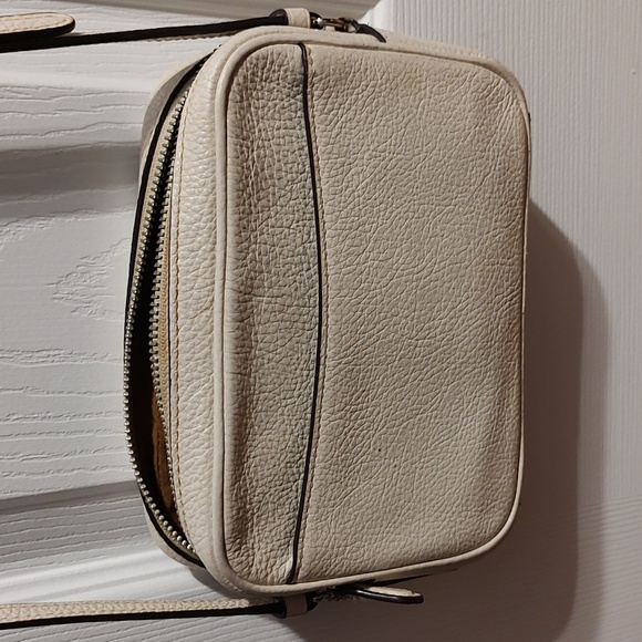 Coach - Picture 3 of 6